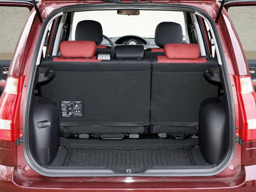 Багажник Hyundai Matrix 2008 года  (фото 46 из 52)
